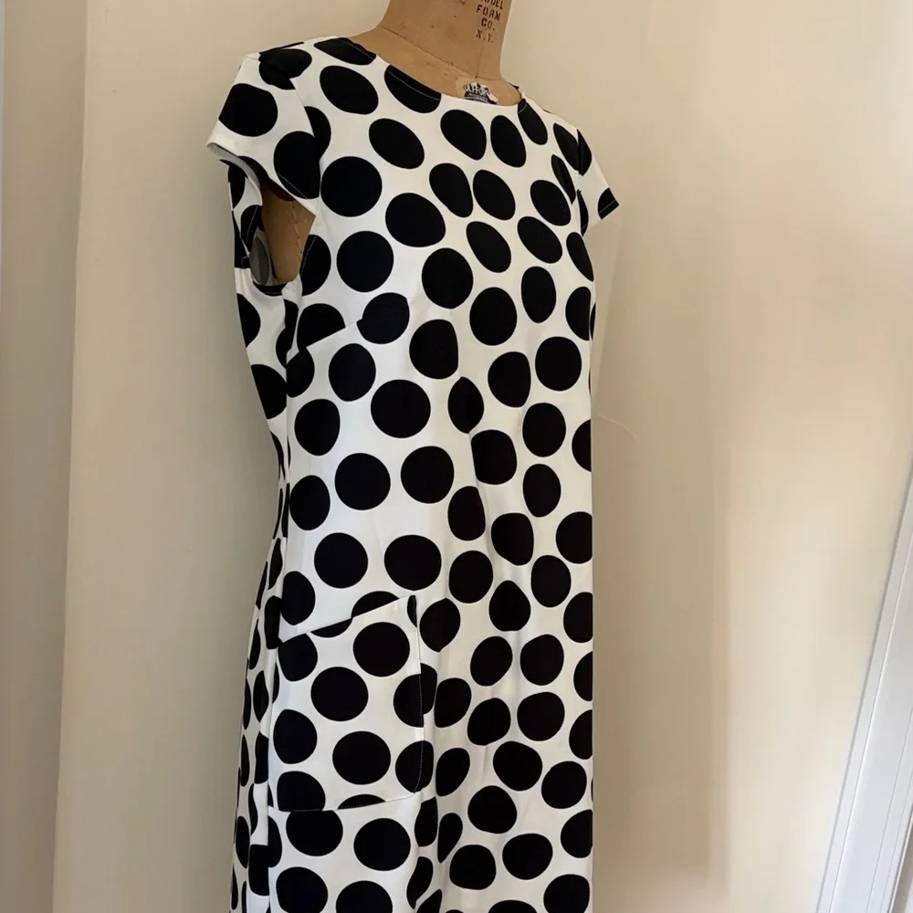 Gabby Skye Black and White Polka Dot Shift Dress - Picture 2 of 3